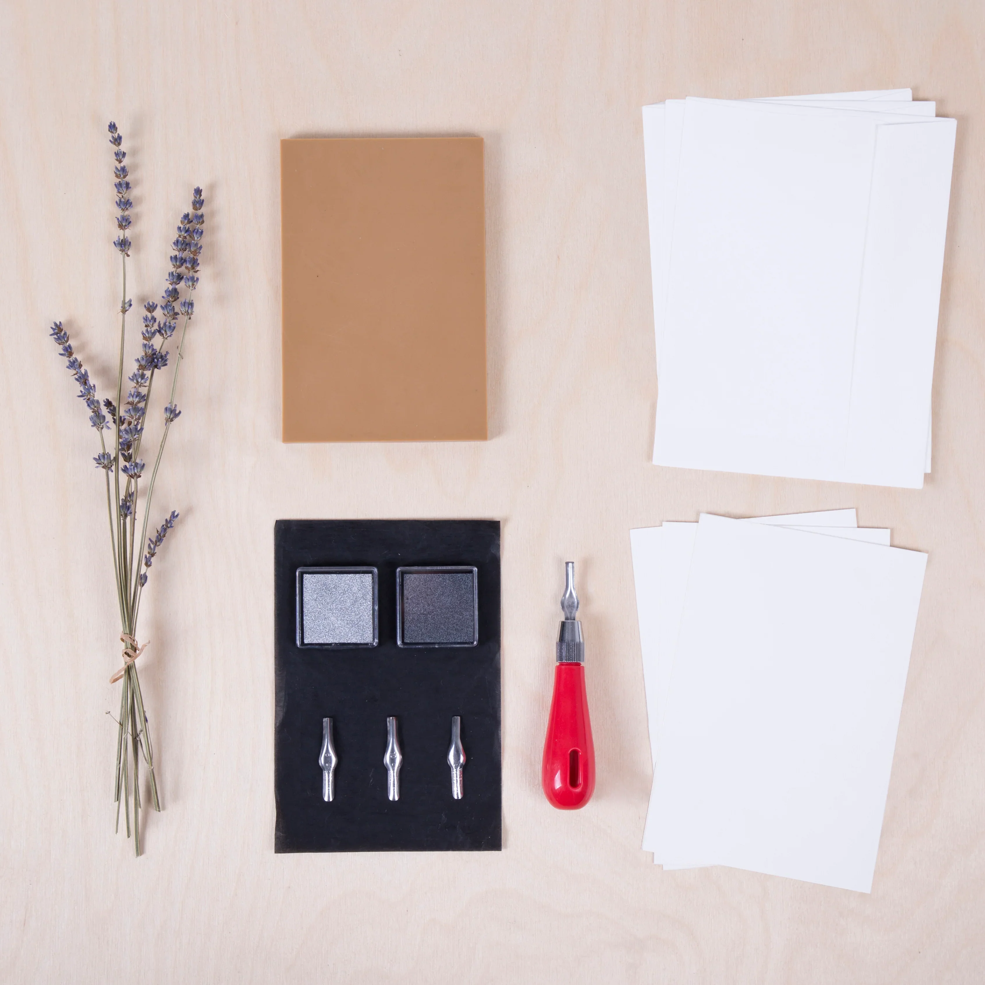 Kikkerland Felt Bouquet Crafting Kits - Image 7